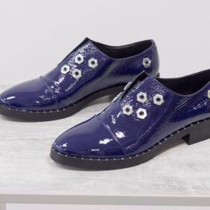 Яркие туфли из лаковой кожи насыщенного синего цвета, на невысоком каблуке, Коллекция Осень-Весна, Т-1760-02
