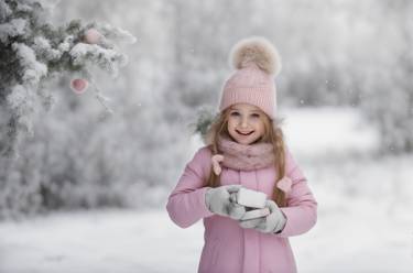 Зимняя радость для маленьких принцесс: подборка модной и теплой одежды для девочек