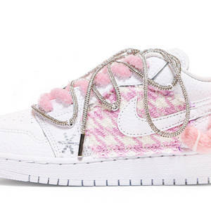 Air Jordan 1 Low (GS) girl