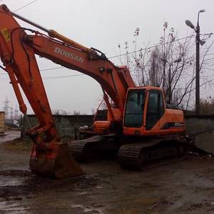 АРЕНДА ГУСЕНИЧНОГО ЭКСКАВАТОРА DOOSAN 225 БОЛОТОХОД