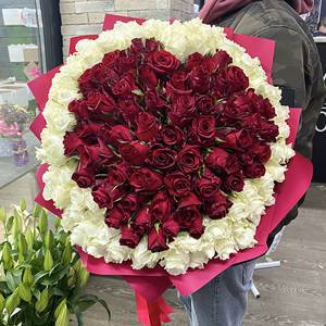 101 роза в форме сердца (40 см)