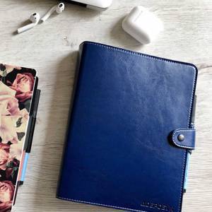 Многоразовый ежедневник деловой мамы, формат А5, (148 х 210 mm), обложка из экокожи синего цвета