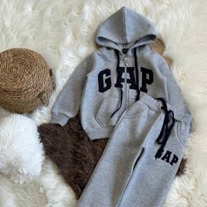 Костюм GAP утепленный на молнии