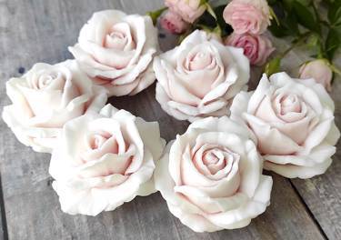 Белые розы -  подарочное мыло по 95 руб.
