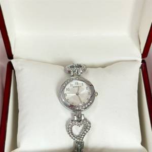Женские часы "Серебряные сердца"