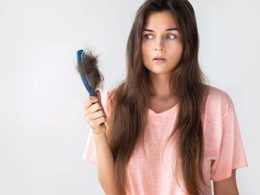 3 вредные привычки, которые ведут к выпадению волос