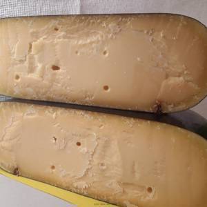 ТВЕРДЫЙ ВЫДЕРЖАННЫЙ СЫР GOUDA  OLD 500 г. ГОЛЛАНДИЯ